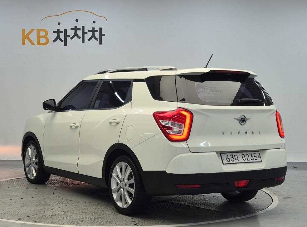 KG모빌리티(쌍용)  티볼리 2WD 가솔린 1.6 RX 사진 2
