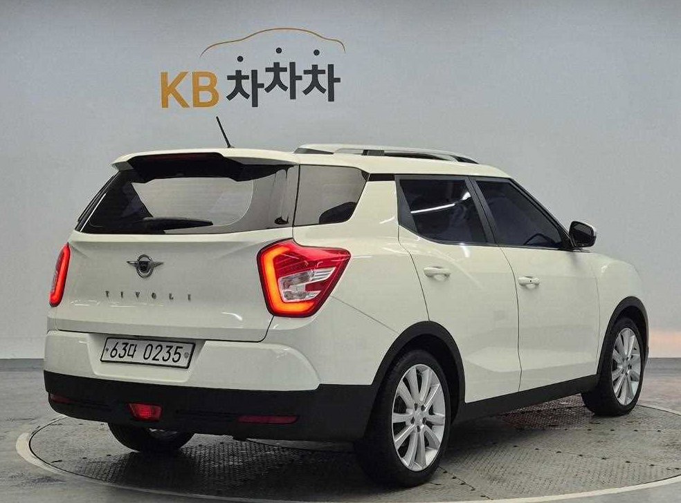 KG모빌리티(쌍용)  티볼리 2WD 가솔린 1.6 RX 사진 3