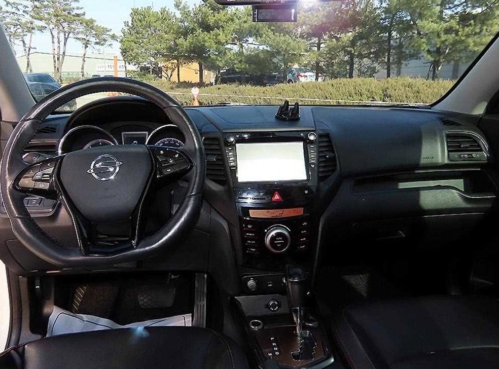 KG모빌리티(쌍용)  티볼리 2WD 디젤 1.6 RX 사진 7