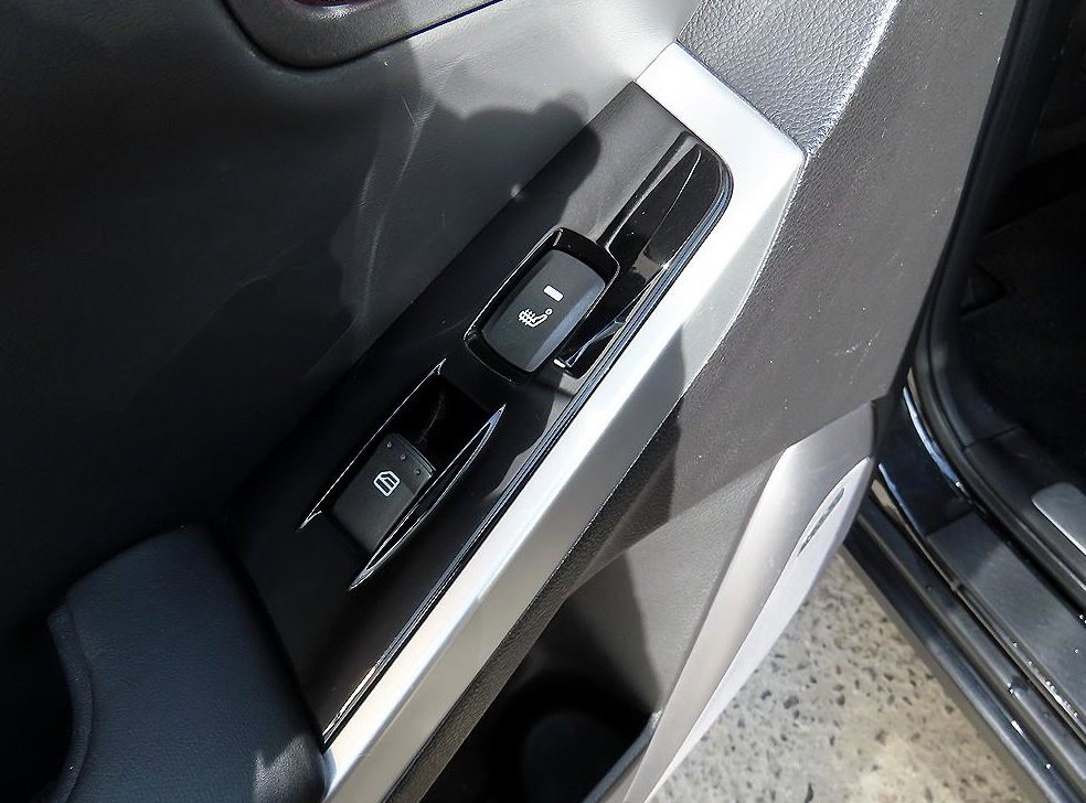 KG모빌리티(쌍용)  코란도 2WD 2.0 CVT 사진 17