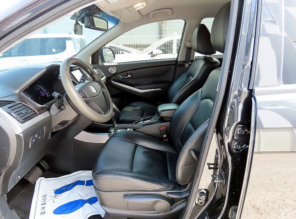 KG모빌리티(쌍용)  코란도 2WD 2.0 CVT 사진 5
