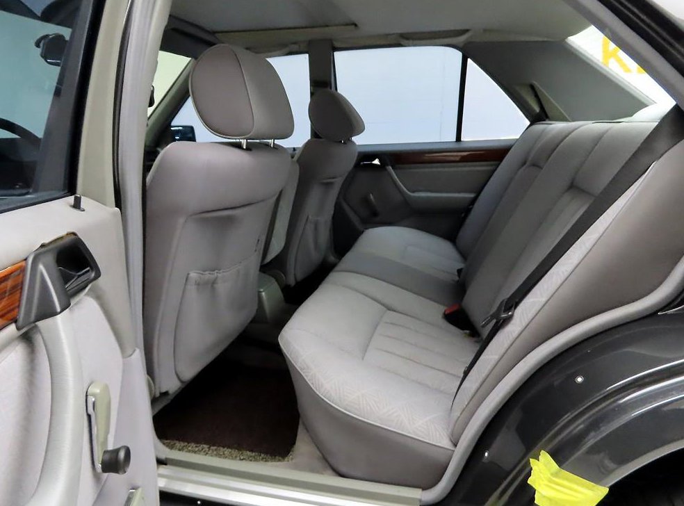 벤츠 E 클래스 E220 사진 11