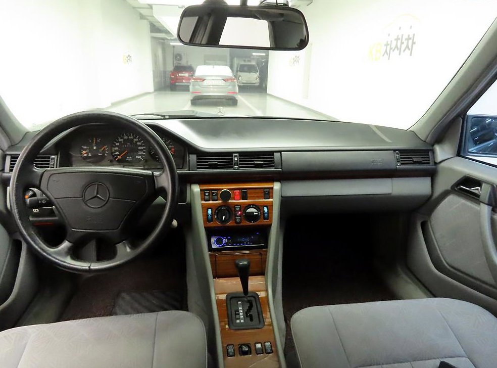 벤츠 E 클래스 E220 사진 6