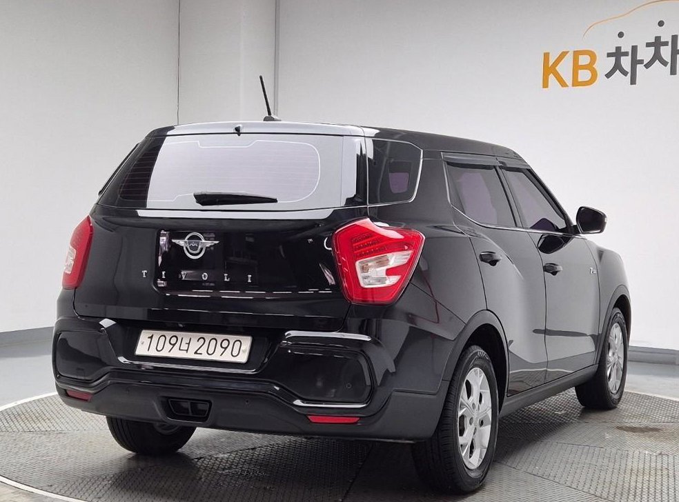 KG모빌리티(쌍용)  티볼리 2WD 가솔린 1.5 A1 사진 3