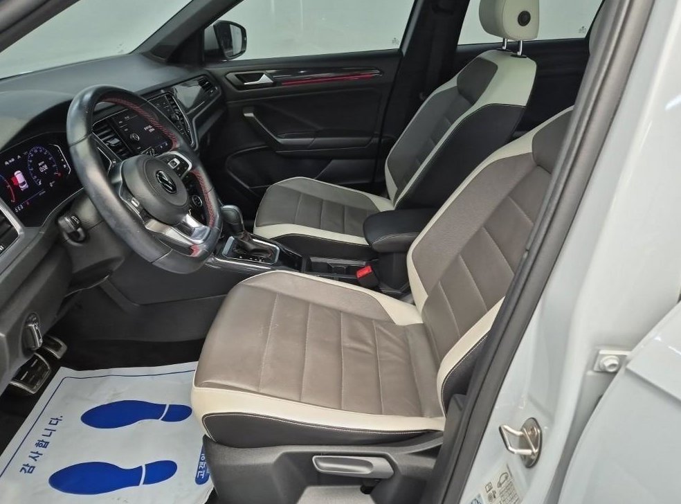 폭스바겐 티록 2.0 TDI 프레스티지 사진 11