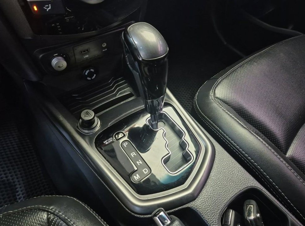 KG모빌리티(쌍용)  티볼리 가솔린 2WD 1.6 VX 사진 11