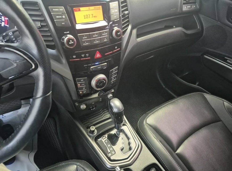 KG모빌리티(쌍용)  티볼리 가솔린 2WD 1.6 VX 사진 12