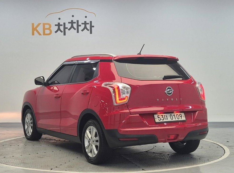 KG모빌리티(쌍용)  티볼리 가솔린 2WD 1.6 VX 사진 2