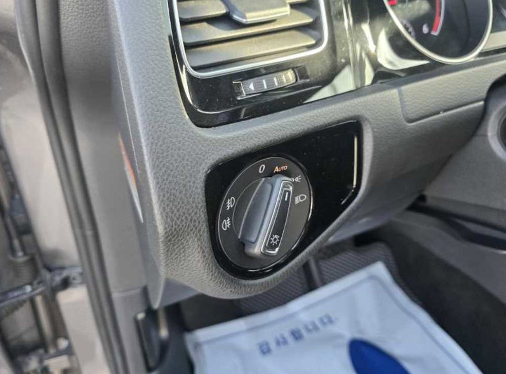 폭스바겐 골프 2.0 TDI 사진 10