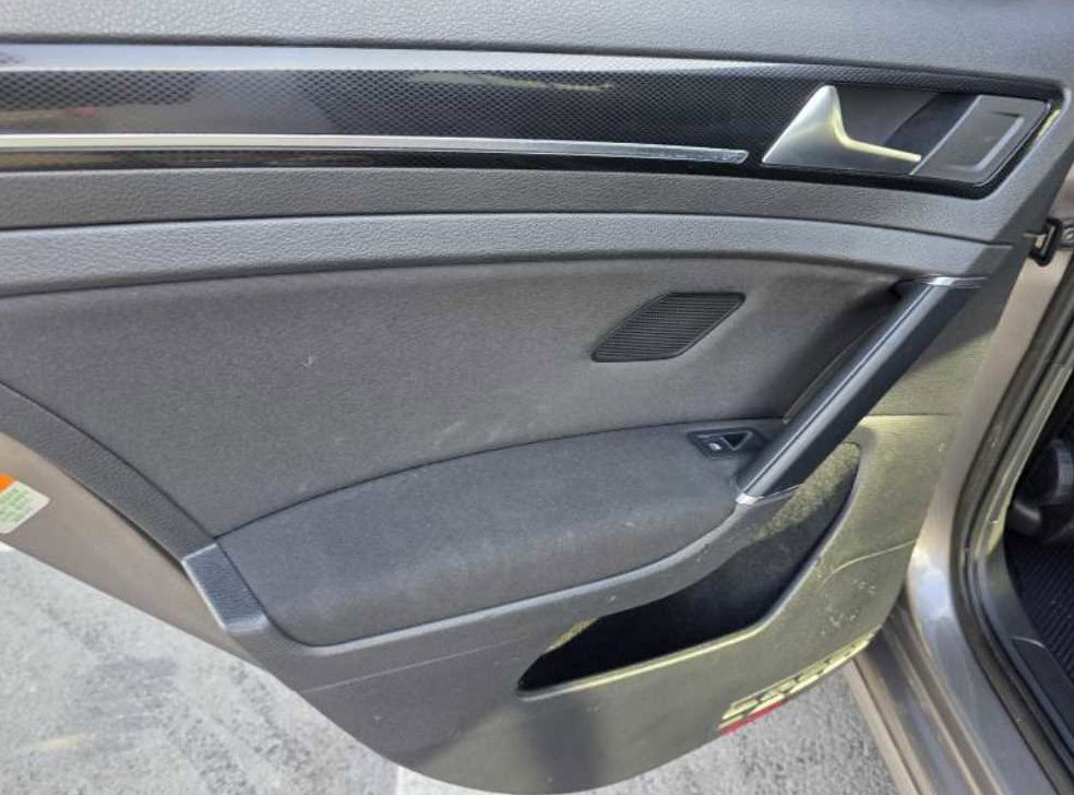 폭스바겐 골프 2.0 TDI 사진 6