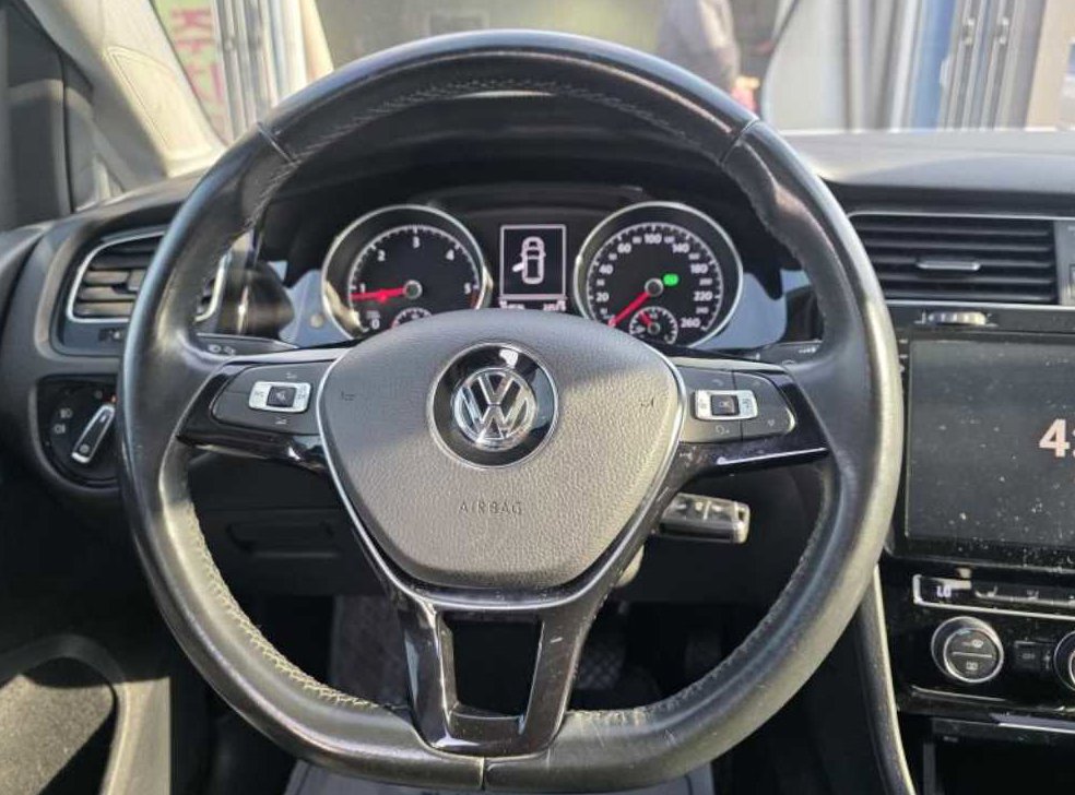 폭스바겐 골프 2.0 TDI 사진 8