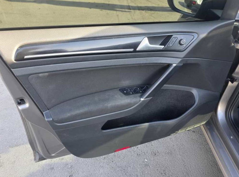 폭스바겐 골프 2.0 TDI 사진 9