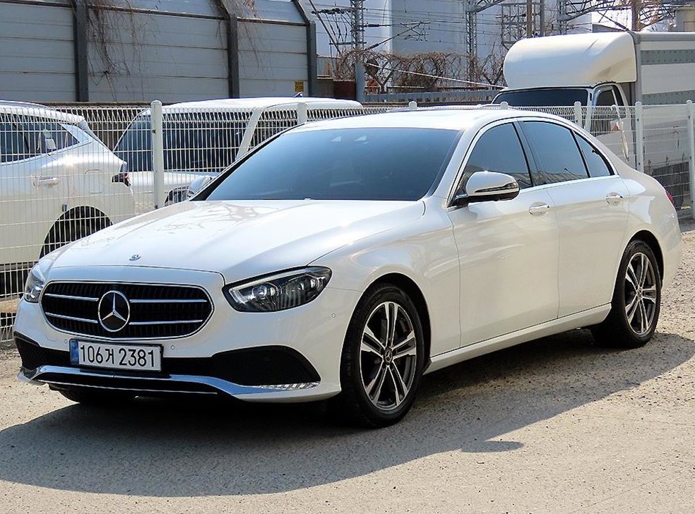 벤츠 E 클래스 E350 4MATIC 아방가르드 사진 2