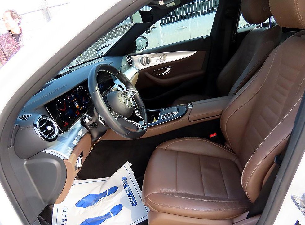 벤츠 E 클래스 E350 4MATIC 아방가르드 사진 5