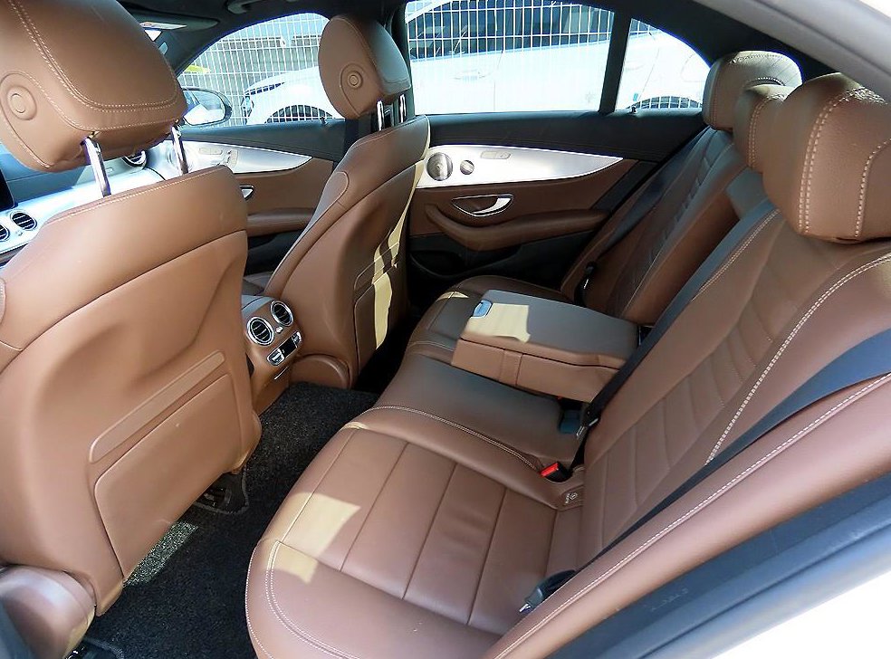 벤츠 E 클래스 E350 4MATIC 아방가르드 사진 6
