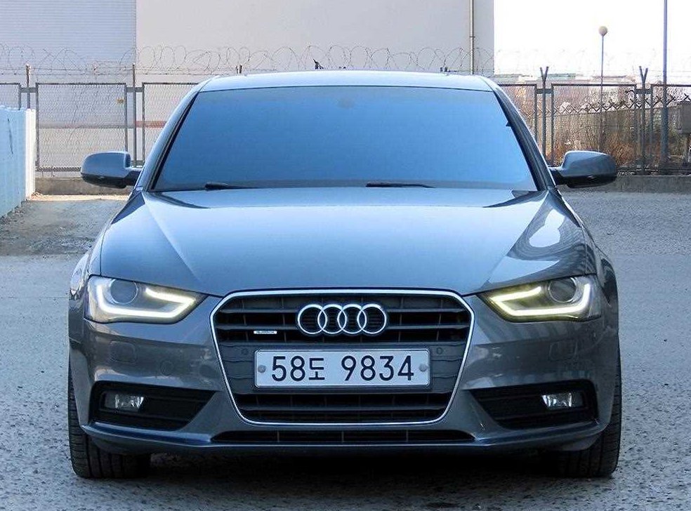 아우디 A4 2.0 TFSI 콰트로