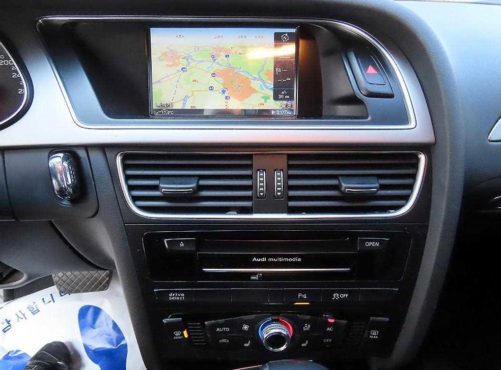 아우디 A4 2.0 TFSI 콰트로 사진 12