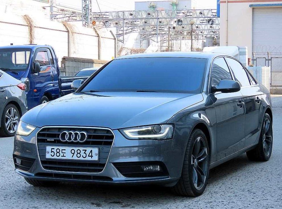 아우디 A4 2.0 TFSI 콰트로 사진 2