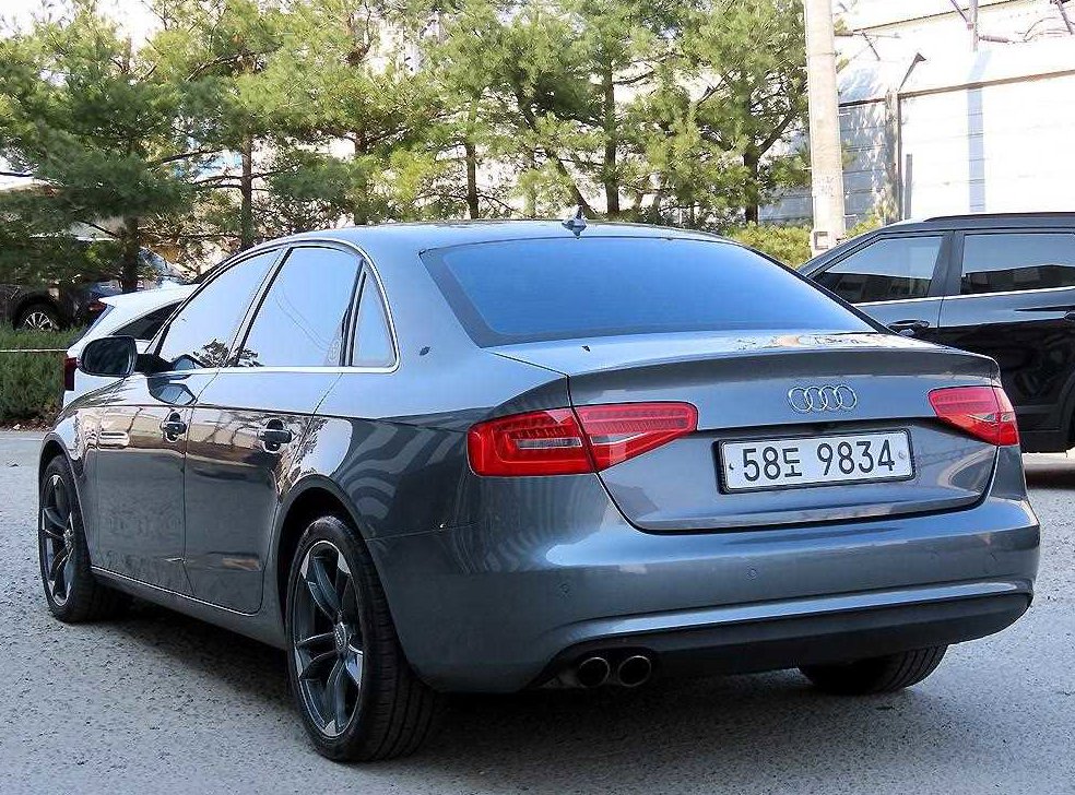 아우디 A4 2.0 TFSI 콰트로 사진 3