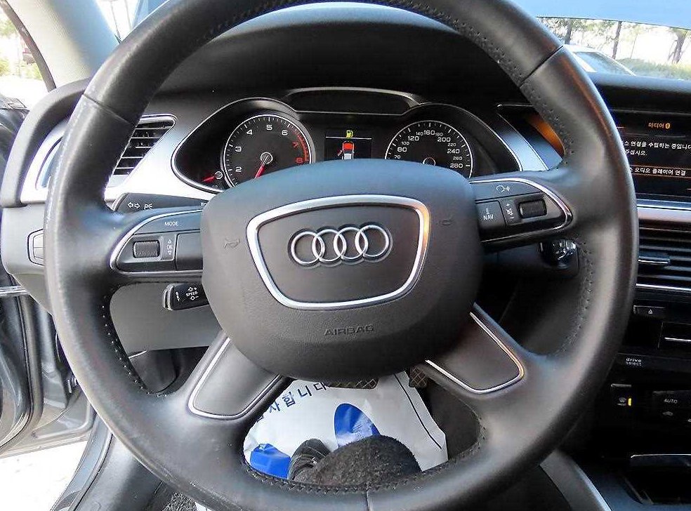 아우디 A4 2.0 TFSI 콰트로 사진 8
