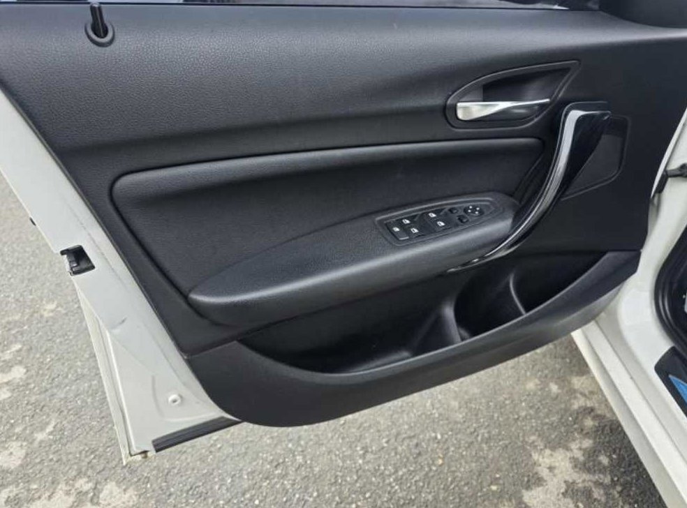 BMW 1시리즈 118d 어반 사진 10