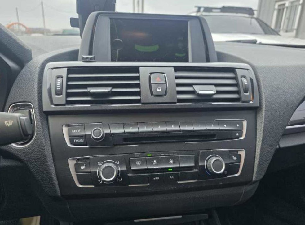 BMW 1시리즈 118d 어반 사진 14