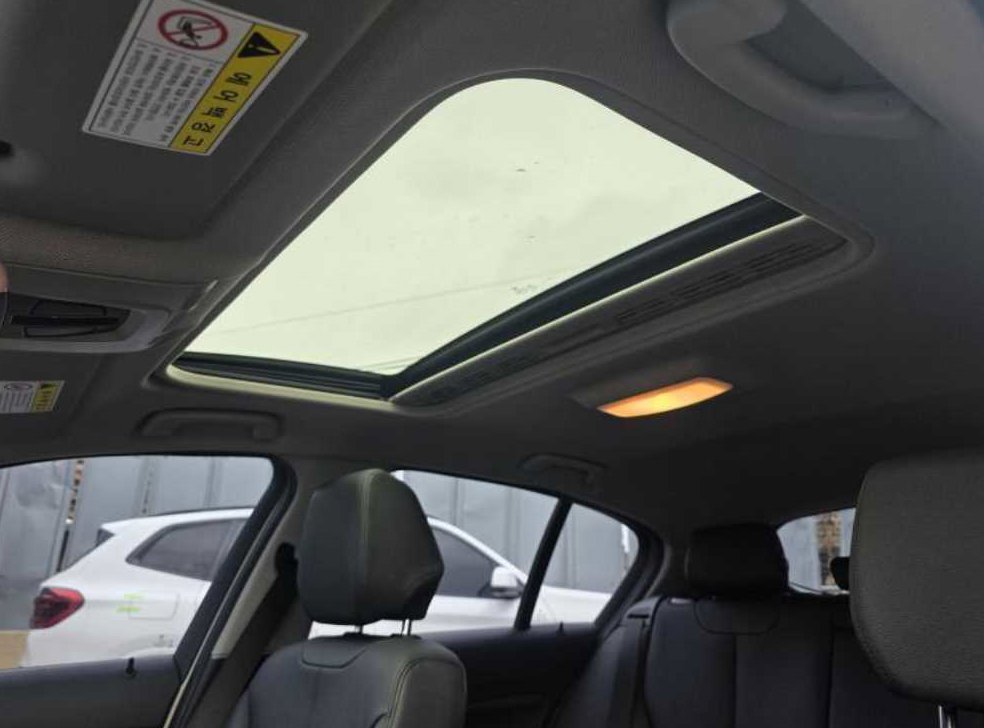 BMW 1시리즈 118d 어반 사진 19