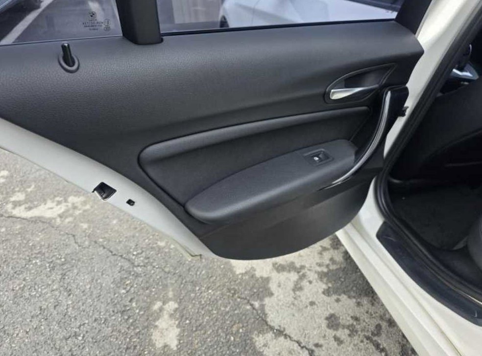 BMW 1시리즈 118d 어반 사진 6