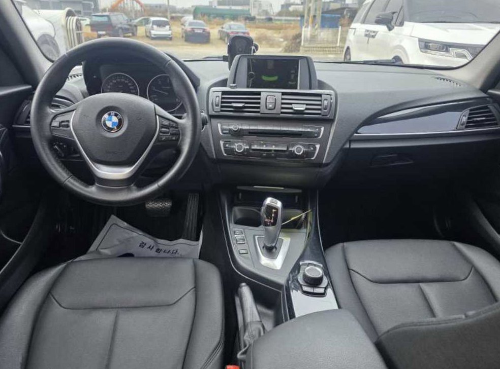 BMW 1시리즈 118d 어반 사진 8
