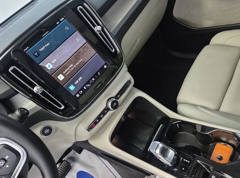 볼보 XC40 B4 AWD 울트라 브라이트 사진 10