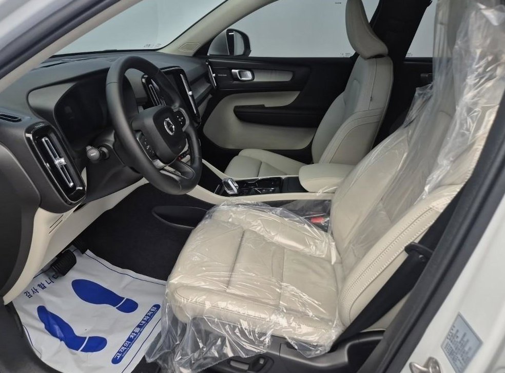 볼보 XC40 B4 AWD 울트라 브라이트 사진 11