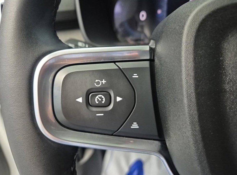 볼보 XC40 B4 AWD 울트라 브라이트 사진 16