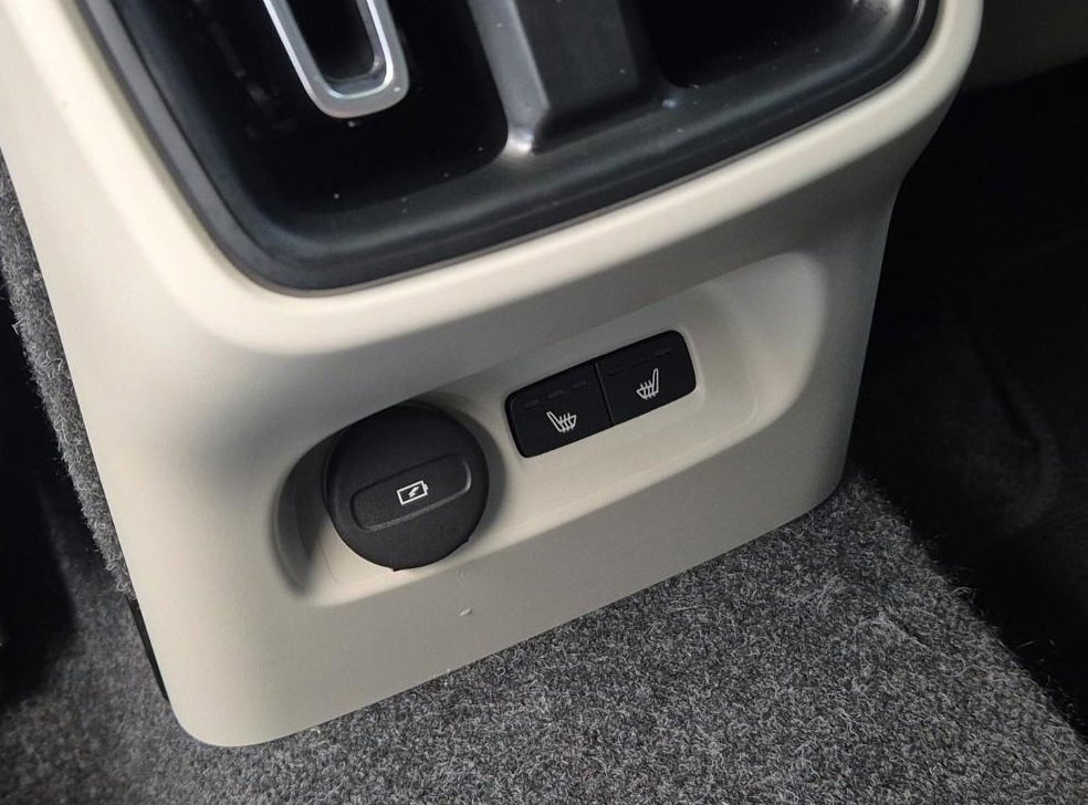 볼보 XC40 B4 AWD 울트라 브라이트 사진 19