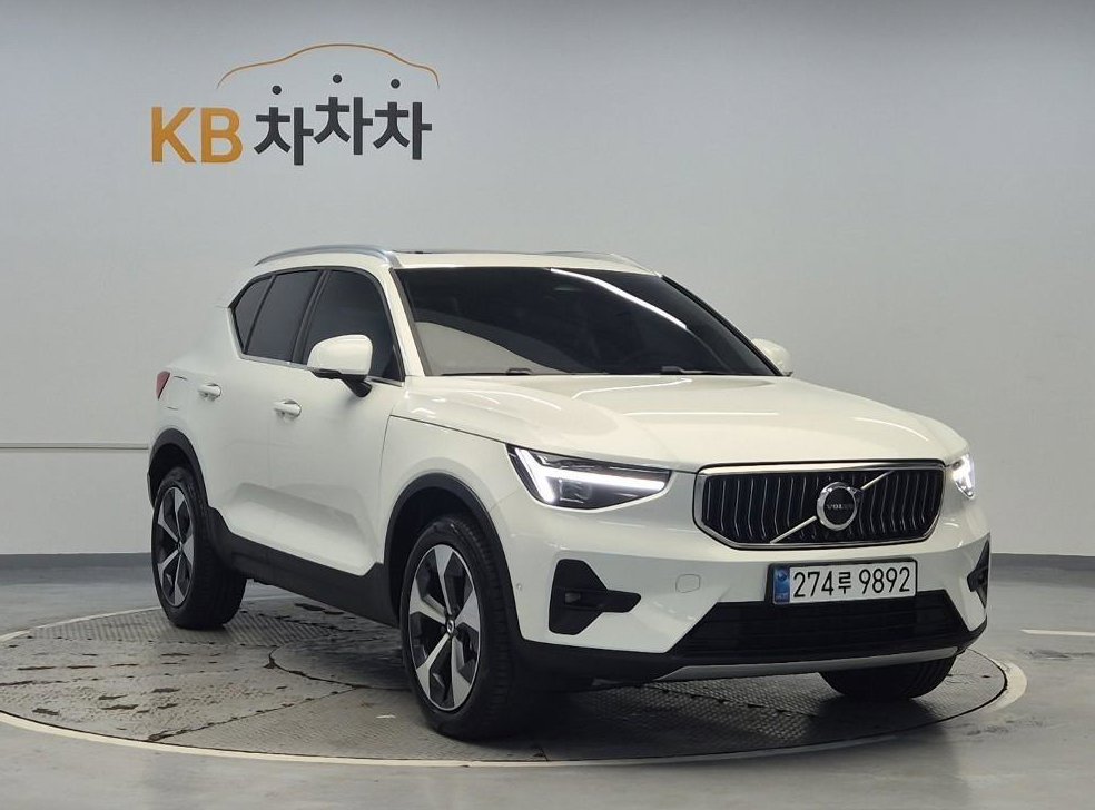 볼보 XC40 B4 AWD 울트라 브라이트 사진 4