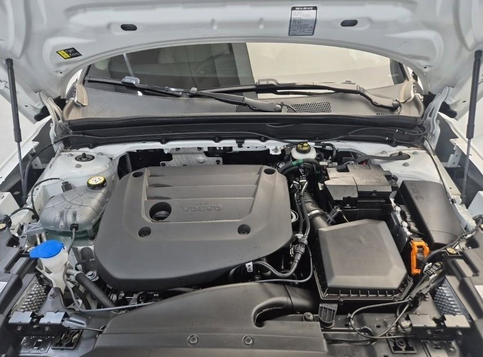 볼보 XC40 B4 AWD 울트라 브라이트 사진 5