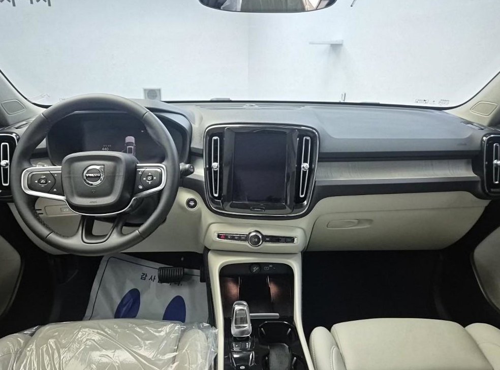 볼보 XC40 B4 AWD 울트라 브라이트 사진 7