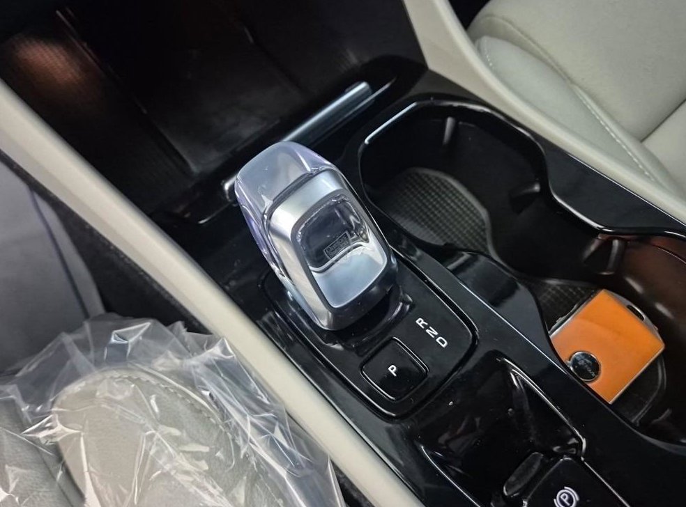 볼보 XC40 B4 AWD 울트라 브라이트 사진 8
