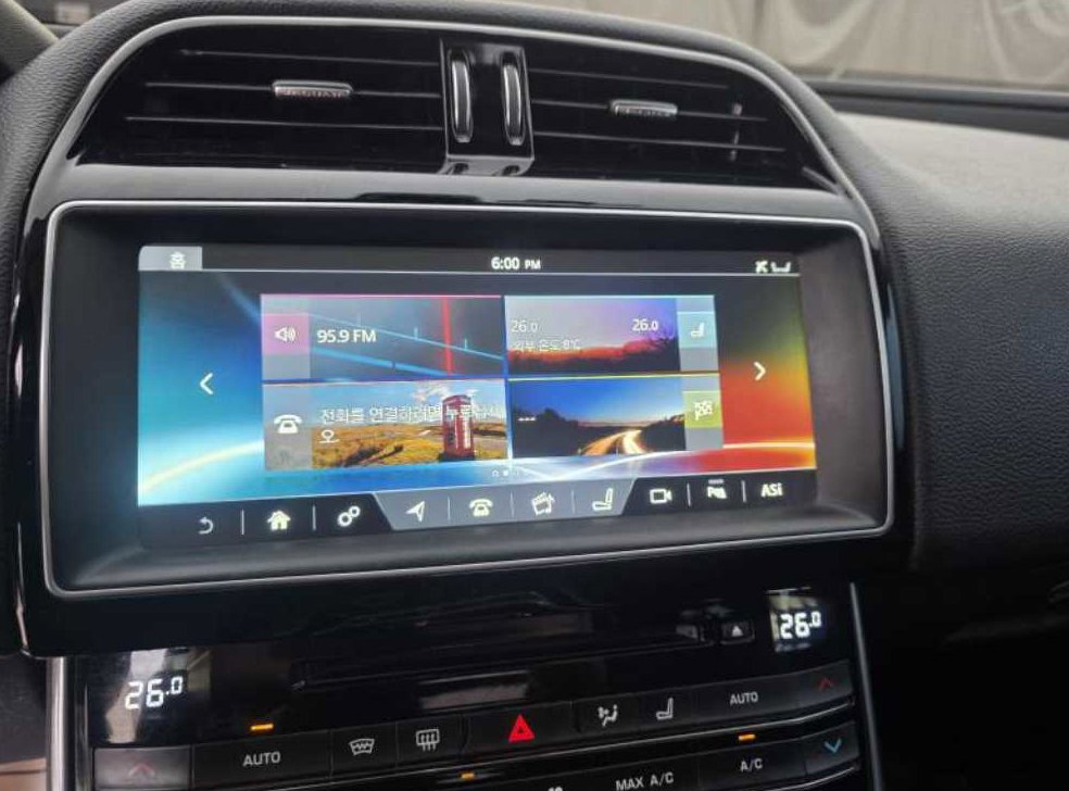 재규어 XE 2.0D 프레스티지 AWD 사진 15