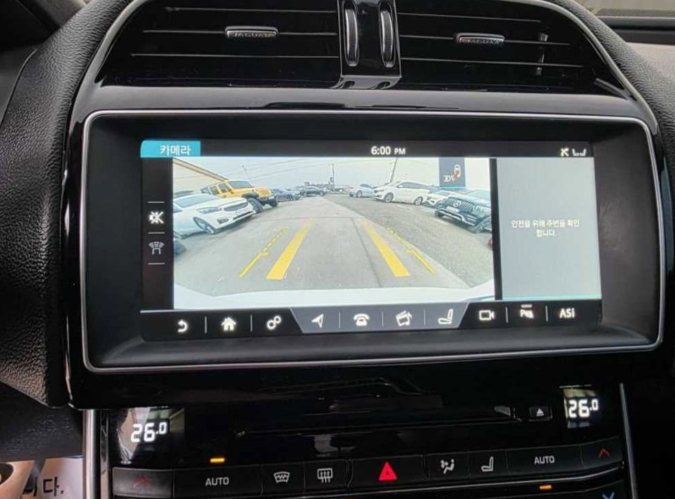 재규어 XE 2.0D 프레스티지 AWD 사진 16