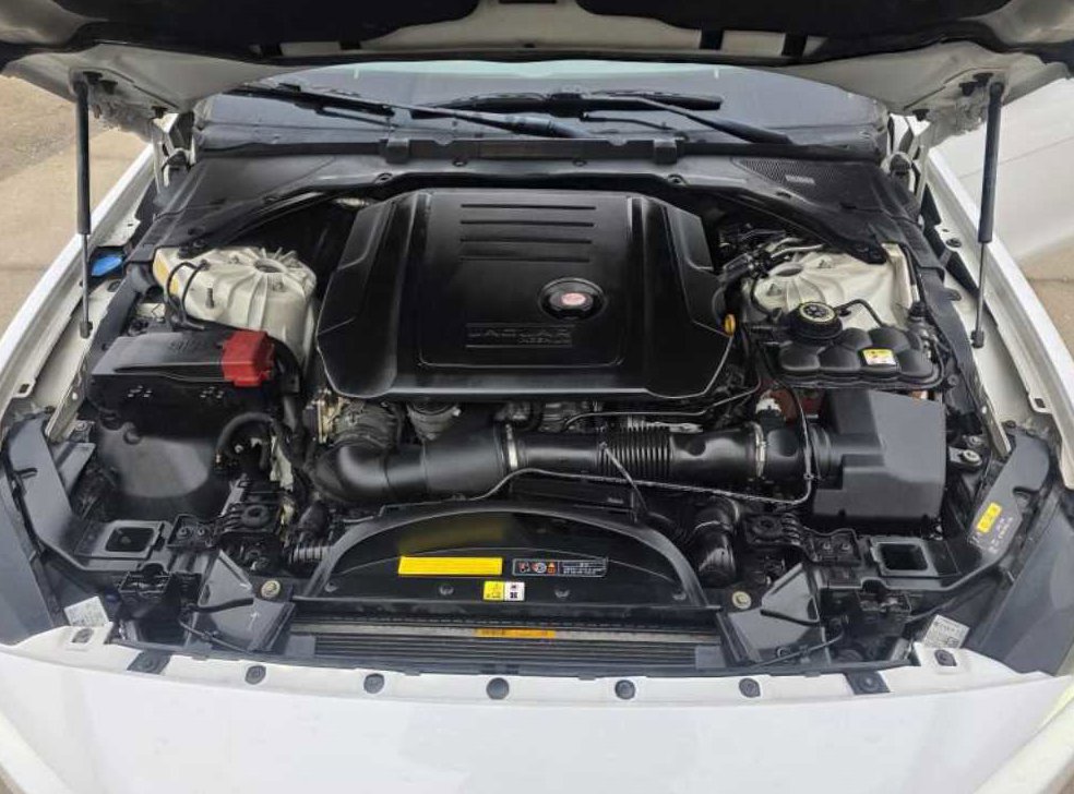 재규어 XE 2.0D 프레스티지 AWD 사진 20