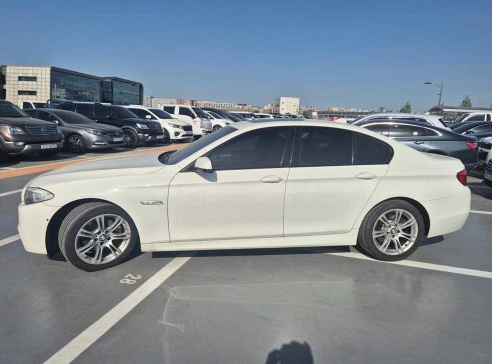 BMW 5시리즈 528i M 스포츠 사진 2