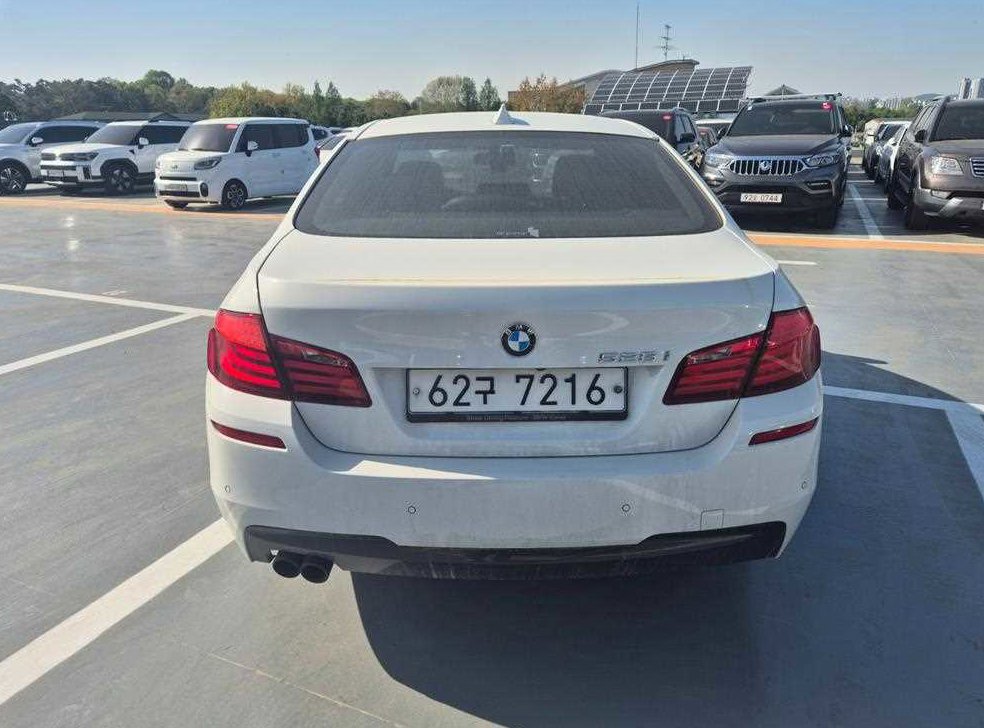 BMW 5시리즈 528i M 스포츠 사진 4