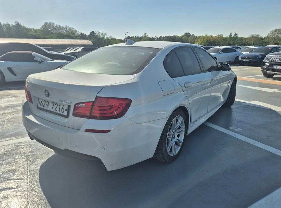 BMW 5시리즈 528i M 스포츠 사진 5