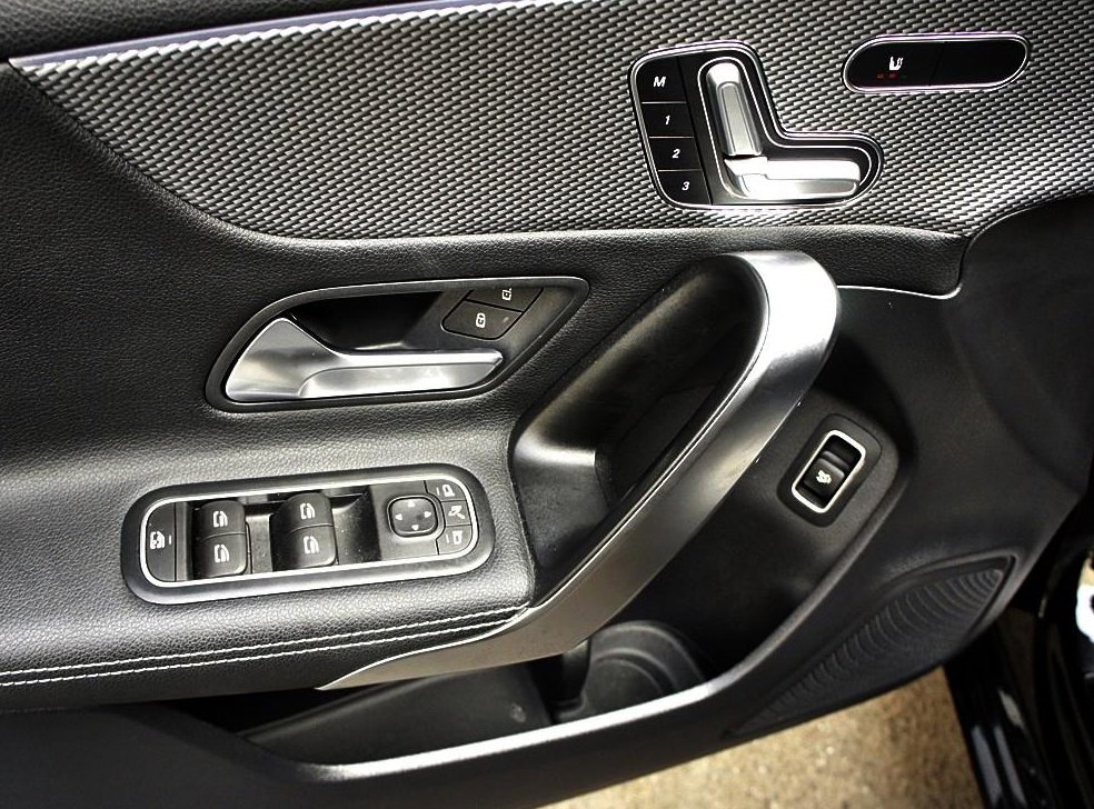 벤츠 A 클래스 A250 4MATIC 세단 사진 13