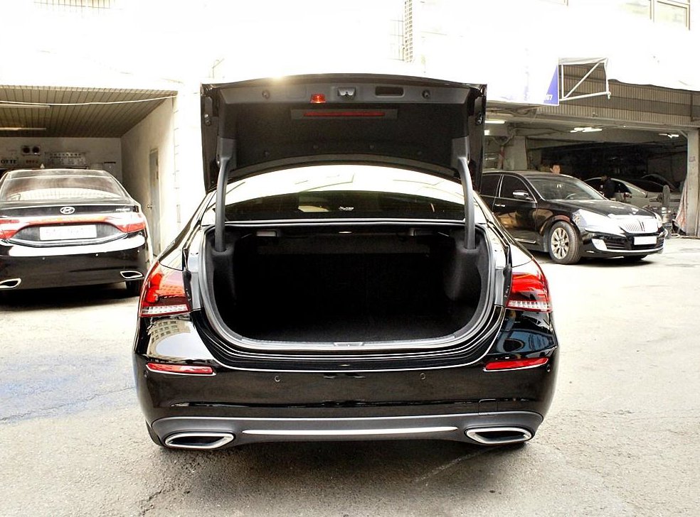 벤츠 A 클래스 A250 4MATIC 세단 사진 17