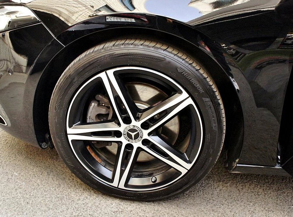 벤츠 A 클래스 A250 4MATIC 세단 사진 19