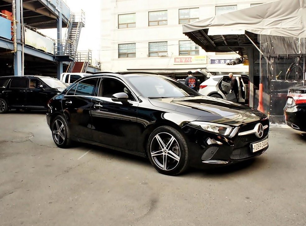 벤츠 A 클래스 A250 4MATIC 세단 사진 2