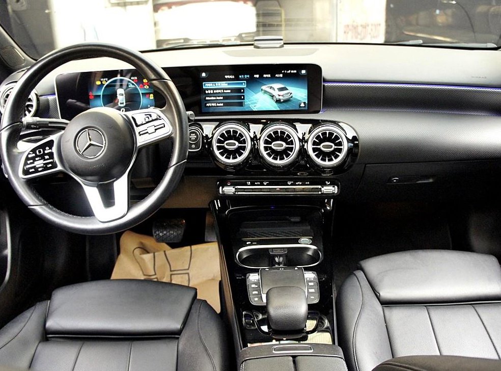 벤츠 A 클래스 A250 4MATIC 세단 사진 7