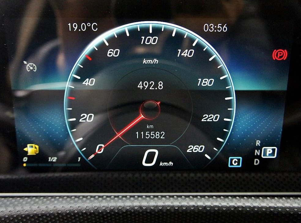 벤츠 A 클래스 A250 4MATIC 세단 사진 9