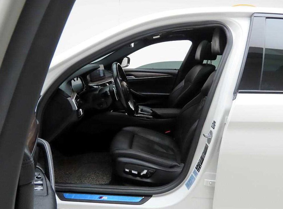 BMW 5시리즈 520d xDrive M 스포츠 플러스 사진 11
